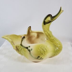 Hull Pottery Swan